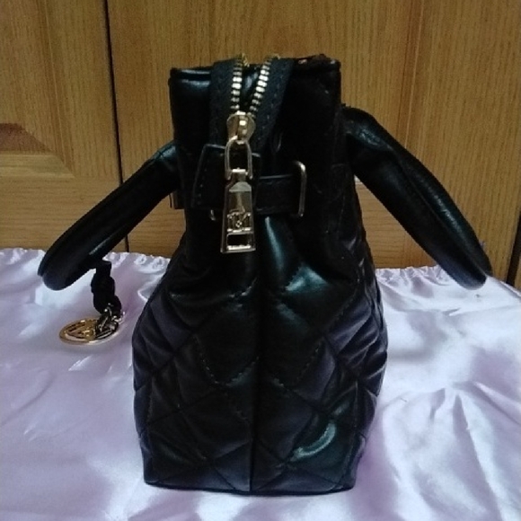 Studio Badgley Mischka Chic Black Quilted Satchel - Picture 3 of 8